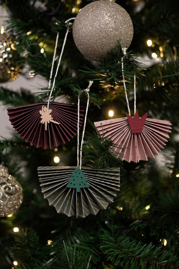 Easy Paper Fan Decoration for Christmas Trees